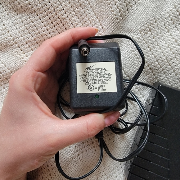 WESTELL 6100 E90-610015-06 DSL Internet Router -AC Power - Picture 6 of 9